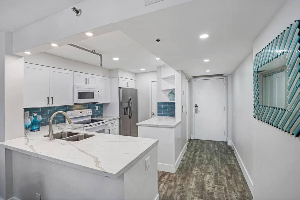 Vice! Totally Renovated, Water & Park Views! *